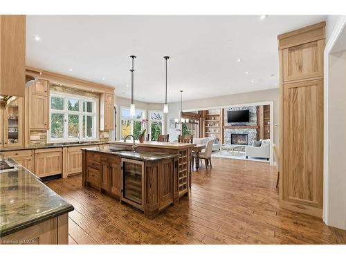 334 Belvenia Road, Burlington, ON - Indoor Photo Showing Kitchen With Upgraded Kitchen