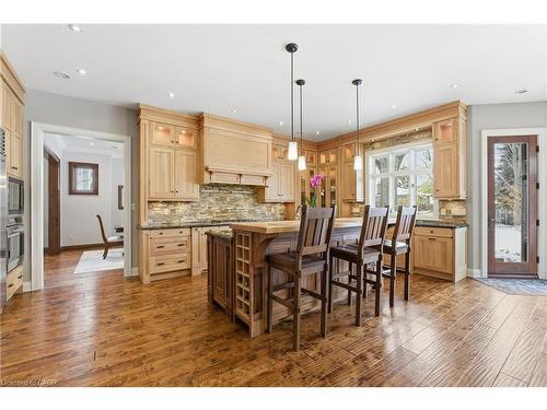 334 Belvenia Road, Burlington, ON - Indoor