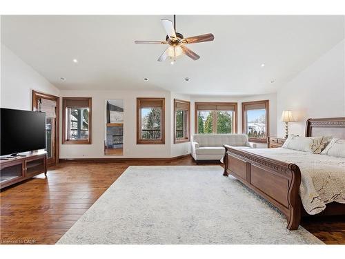 334 Belvenia Road, Burlington, ON - Indoor Photo Showing Bedroom