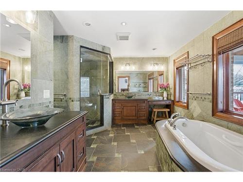 334 Belvenia Road, Burlington, ON - Indoor Photo Showing Bathroom