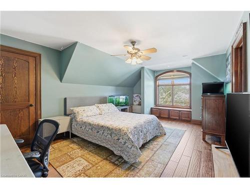 334 Belvenia Road, Burlington, ON - Indoor Photo Showing Bedroom