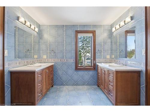 334 Belvenia Road, Burlington, ON - Indoor Photo Showing Bathroom