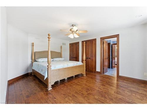 334 Belvenia Road, Burlington, ON - Indoor Photo Showing Bedroom