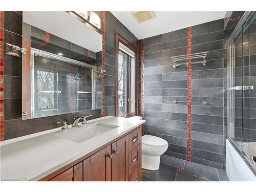 334 Belvenia Road, Burlington, ON - Indoor Photo Showing Bathroom