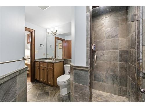 334 Belvenia Road, Burlington, ON - Indoor Photo Showing Bathroom