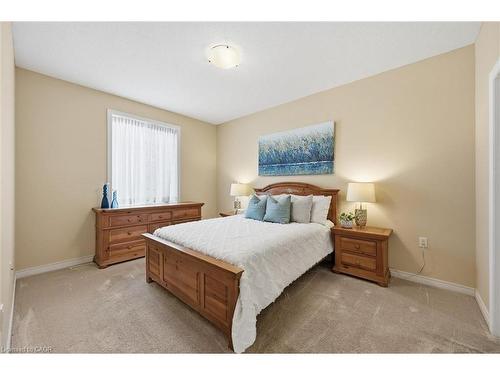 99-2125 Itabashi Way, Burlington, ON - Indoor Photo Showing Bedroom