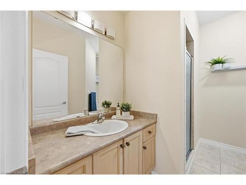 99-2125 Itabashi Way, Burlington, ON - Indoor Photo Showing Bathroom