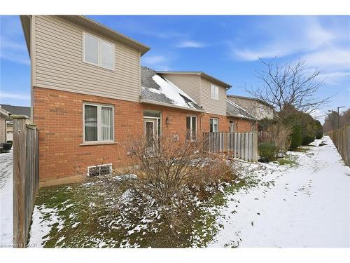 99-2125 Itabashi Way, Burlington, ON - Outdoor With Exterior