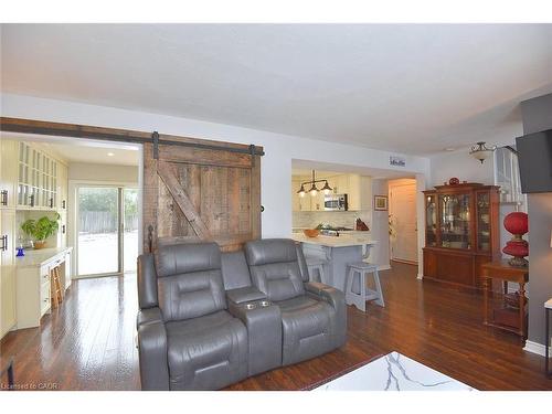 65 Rolston Drive, Hamilton, ON - Indoor Photo Showing Living Room
