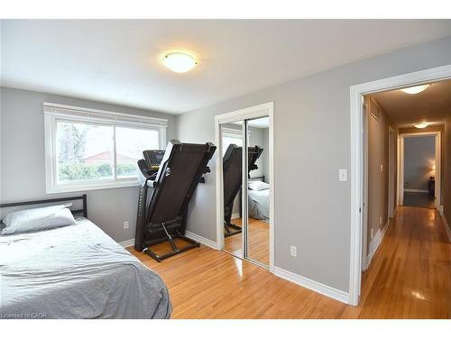 65 Rolston Drive, Hamilton, ON - Indoor Photo Showing Bedroom