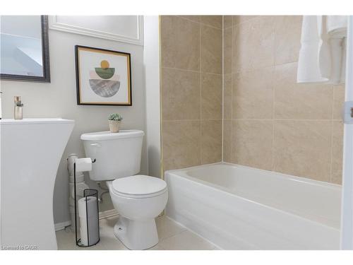 39 Cloverhill Road, Hamilton, ON - Indoor Photo Showing Bathroom