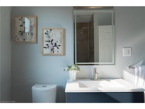 39 Cloverhill Road, Hamilton, ON - Indoor Photo Showing Bathroom