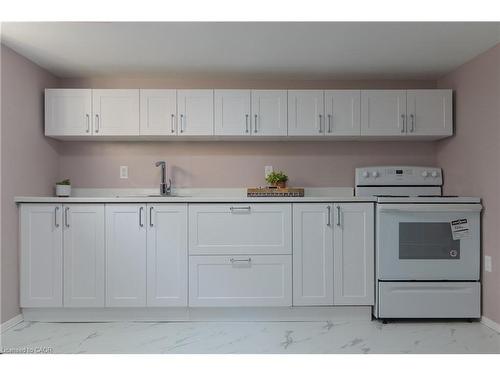 39 Cloverhill Road, Hamilton, ON - Indoor Photo Showing Kitchen
