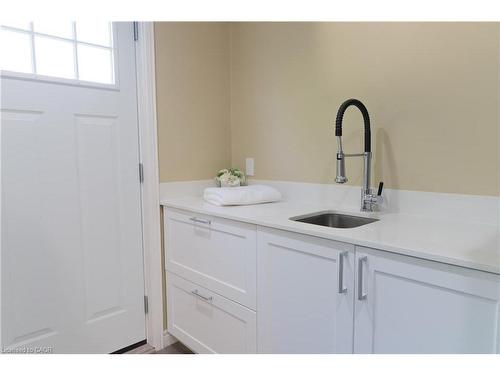 39 Cloverhill Road, Hamilton, ON - Indoor Photo Showing Bathroom