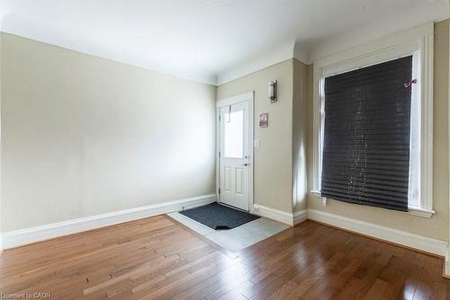 21 Fullerton Avenue, Hamilton, ON - Indoor Photo Showing Other Room