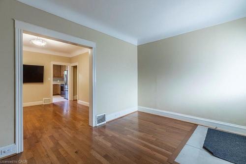 21 Fullerton Avenue, Hamilton, ON - Indoor Photo Showing Other Room