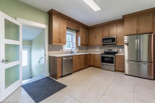 21 Fullerton Avenue, Hamilton, ON - Indoor Photo Showing Kitchen