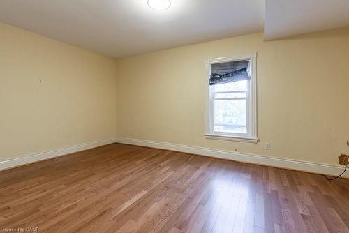 21 Fullerton Avenue, Hamilton, ON - Indoor Photo Showing Other Room