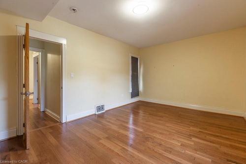 21 Fullerton Avenue, Hamilton, ON - Indoor Photo Showing Other Room