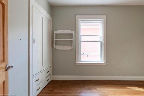 21 Fullerton Avenue, Hamilton, ON - Indoor Photo Showing Other Room
