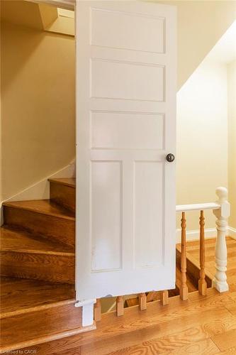 21 Fullerton Avenue, Hamilton, ON - Indoor Photo Showing Other Room