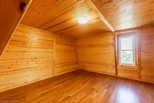 21 Fullerton Avenue, Hamilton, ON - Indoor Photo Showing Other Room