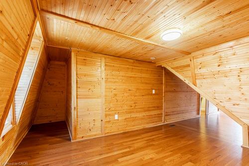 21 Fullerton Avenue, Hamilton, ON - Indoor Photo Showing Other Room