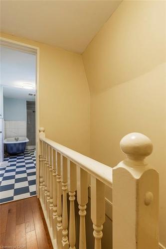 21 Fullerton Avenue, Hamilton, ON - Indoor Photo Showing Other Room