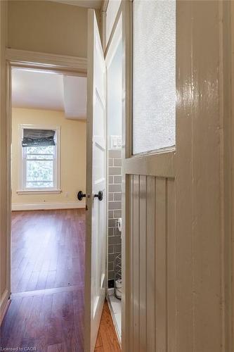 21 Fullerton Avenue, Hamilton, ON - Indoor Photo Showing Other Room