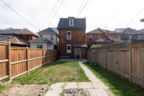 21 Fullerton Avenue, Hamilton, ON - Outdoor