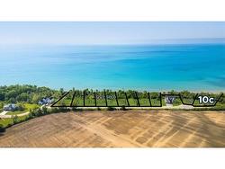 7093 Blue Coast Heights  Plympton-Wyoming, ON N0N 1E0