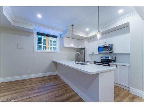 Ll04-100 Charlton Avenue W, Hamilton, ON - Indoor Photo Showing Kitchen