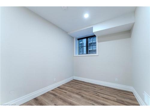 Ll04-100 Charlton Avenue W, Hamilton, ON - Indoor Photo Showing Other Room