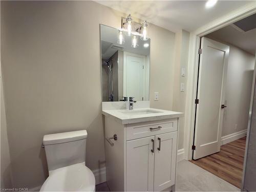 Ll04-100 Charlton Avenue W, Hamilton, ON - Indoor Photo Showing Bathroom