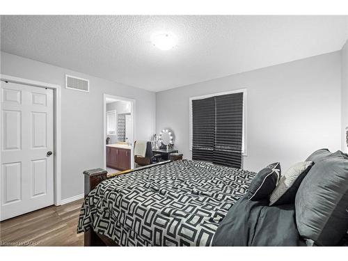 20 Gillespie Drive, Brantford, ON - Indoor Photo Showing Bedroom