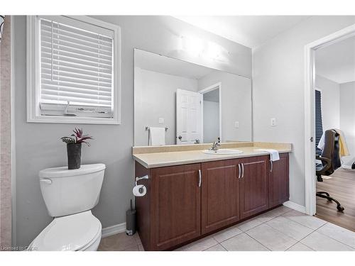 20 Gillespie Drive, Brantford, ON - Indoor Photo Showing Bathroom