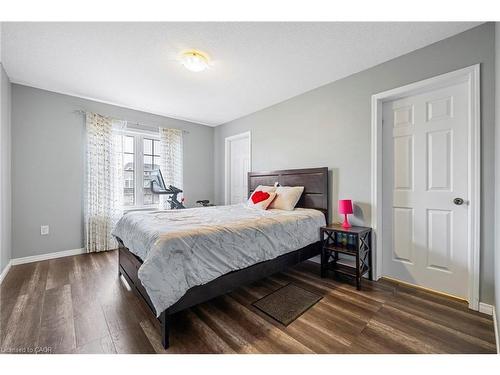 20 Gillespie Drive, Brantford, ON - Indoor Photo Showing Bedroom