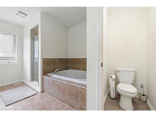 20 Gillespie Drive, Brantford, ON - Indoor Photo Showing Bathroom