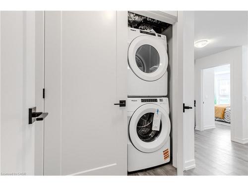 243 Burke Street, Waterdown, ON - Indoor Photo Showing Laundry Room