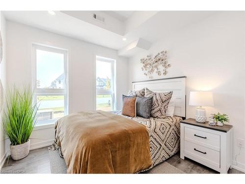 243 Burke Street, Waterdown, ON - Indoor Photo Showing Bedroom