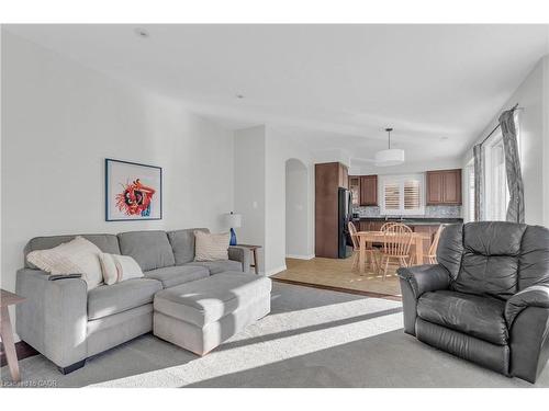 36 Beattie Crescent, Cambridge, ON - Indoor Photo Showing Living Room
