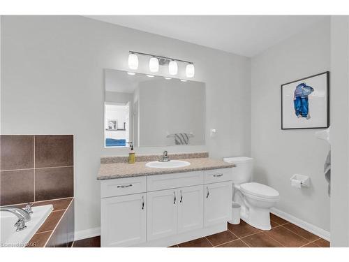 36 Beattie Crescent, Cambridge, ON - Indoor Photo Showing Bathroom