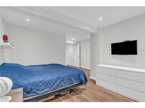 36 Beattie Crescent, Cambridge, ON - Indoor Photo Showing Bedroom