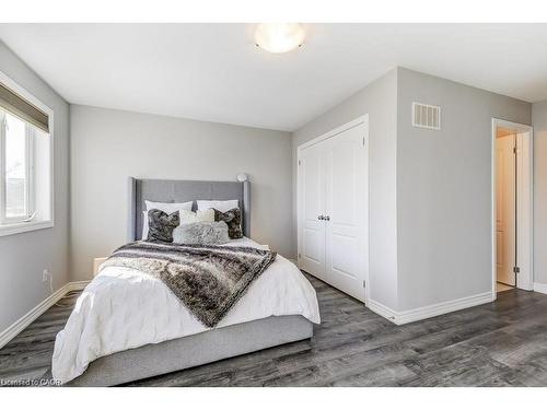 2362 Treversh Common, Burlington, ON - Indoor Photo Showing Bedroom