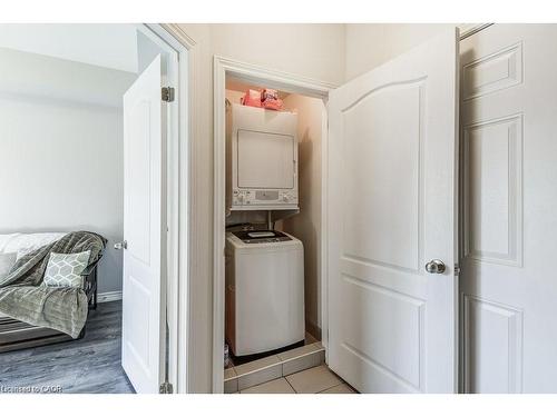 2362 Treversh Common, Burlington, ON - Indoor Photo Showing Laundry Room