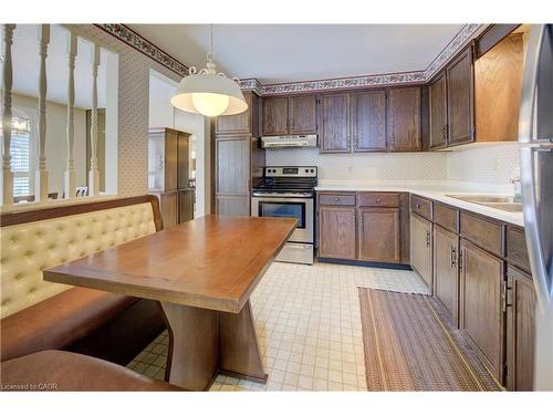 4-493 Beechwood Drive, Waterloo, ON - Indoor Photo Showing Kitchen