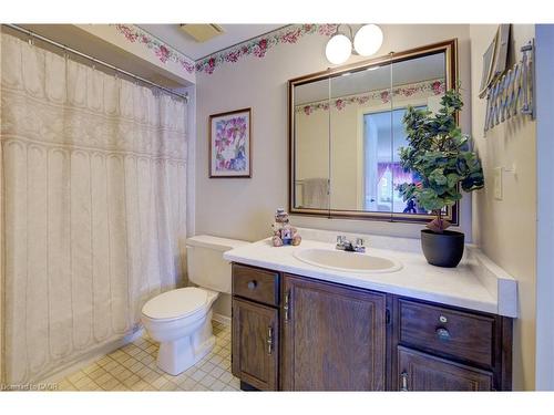 4-493 Beechwood Drive, Waterloo, ON - Indoor Photo Showing Bathroom
