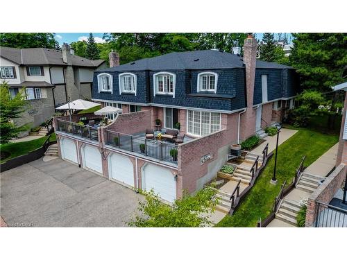 4-493 Beechwood Drive, Waterloo, ON - Outdoor