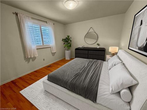 6 Burdock Boulevard, Brantford, ON - Indoor Photo Showing Bedroom