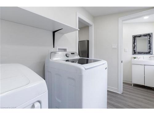 50 Stapleton Avenue, Hamilton, ON - Indoor Photo Showing Laundry Room